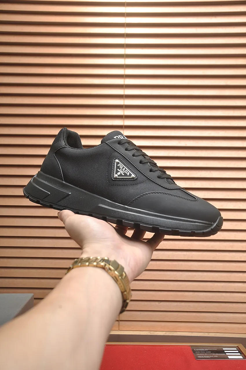 Men's shoes 💰580💶 [PRADA] Top original items, new seasonal styles, high-quality original items, top-grade high-mercerized cowhide combined with original breathable fabric + imported glue, imported stretch fabric inside with original cowhide feet, original thick outsole! Quality guaranteed! Code 38-45 (45 customized)